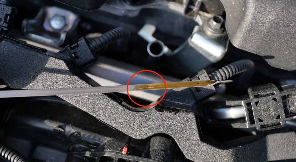 Za dużo oleju w silniku? Niedobrze!