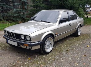 Marcin Prokop sprzedaje BMW E30. Czy to dobra inwestycja?