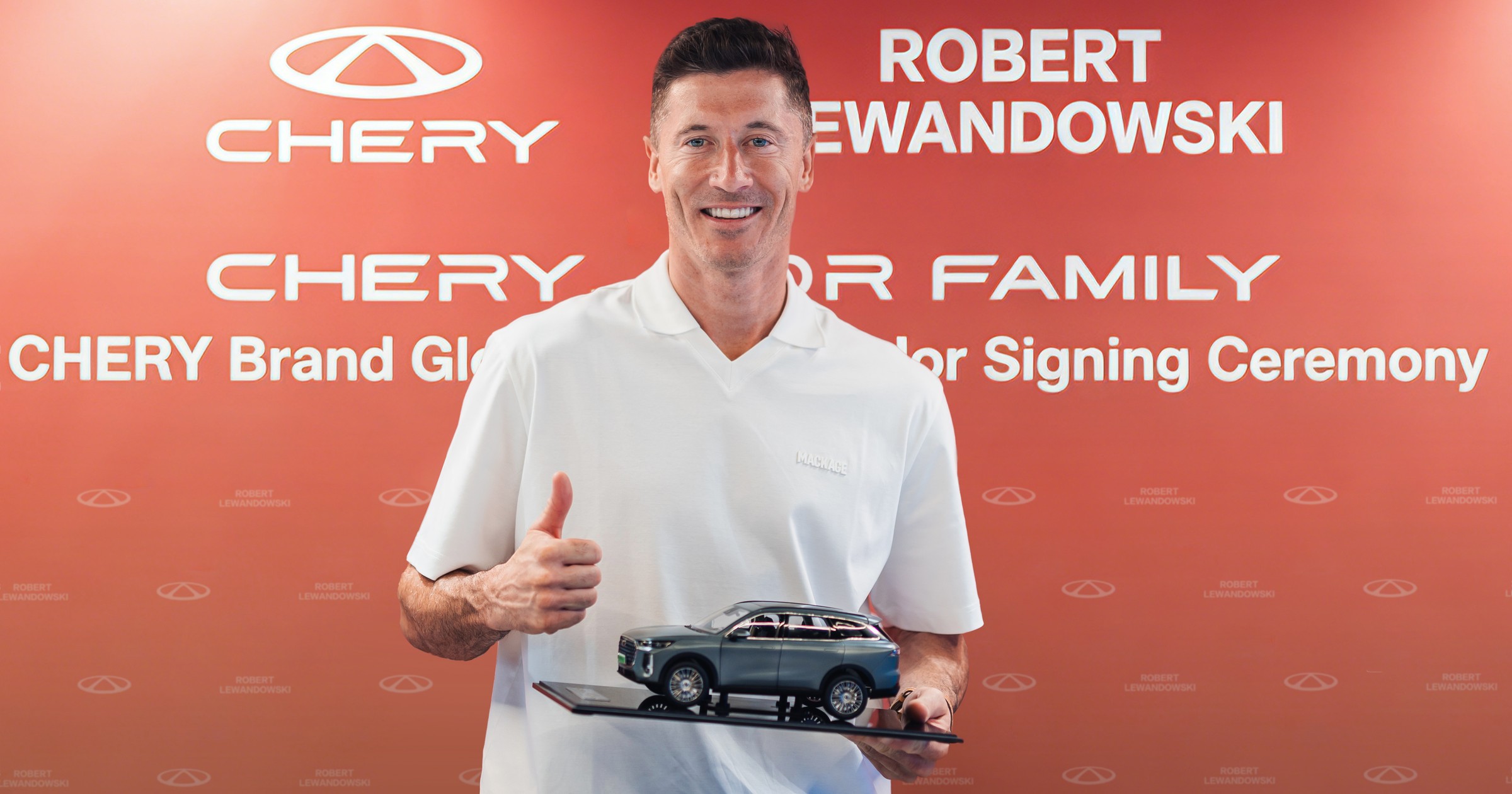 Robert Lewandowski ambasadorem marki Chery