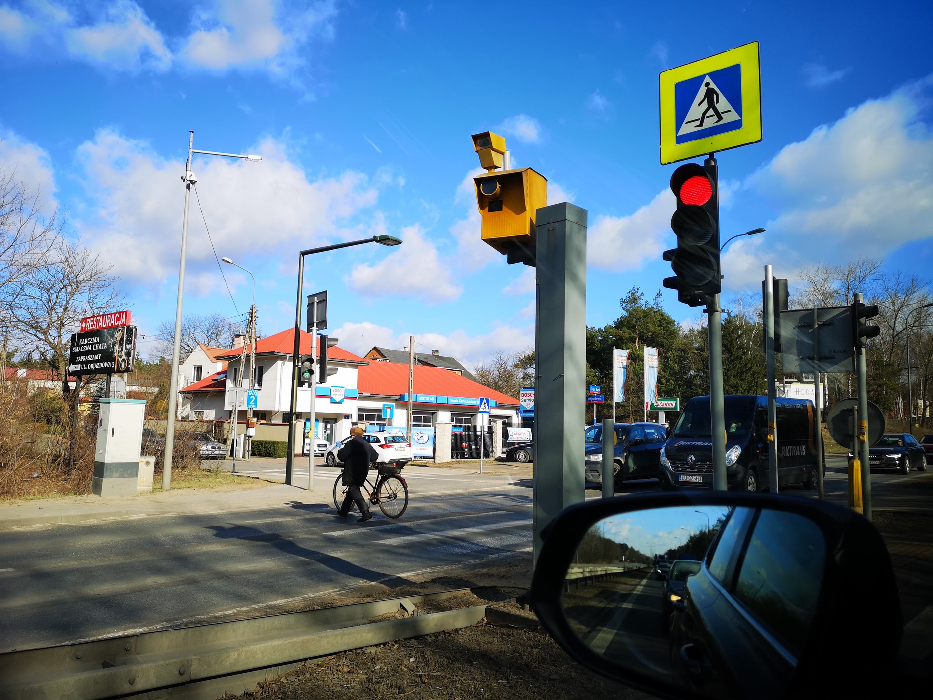 Fotoradar Fotorapid CM to najstarsze urządzenie na polskich drogach, które sukcesywnie jest zamieniane przez nowsze fotoradary