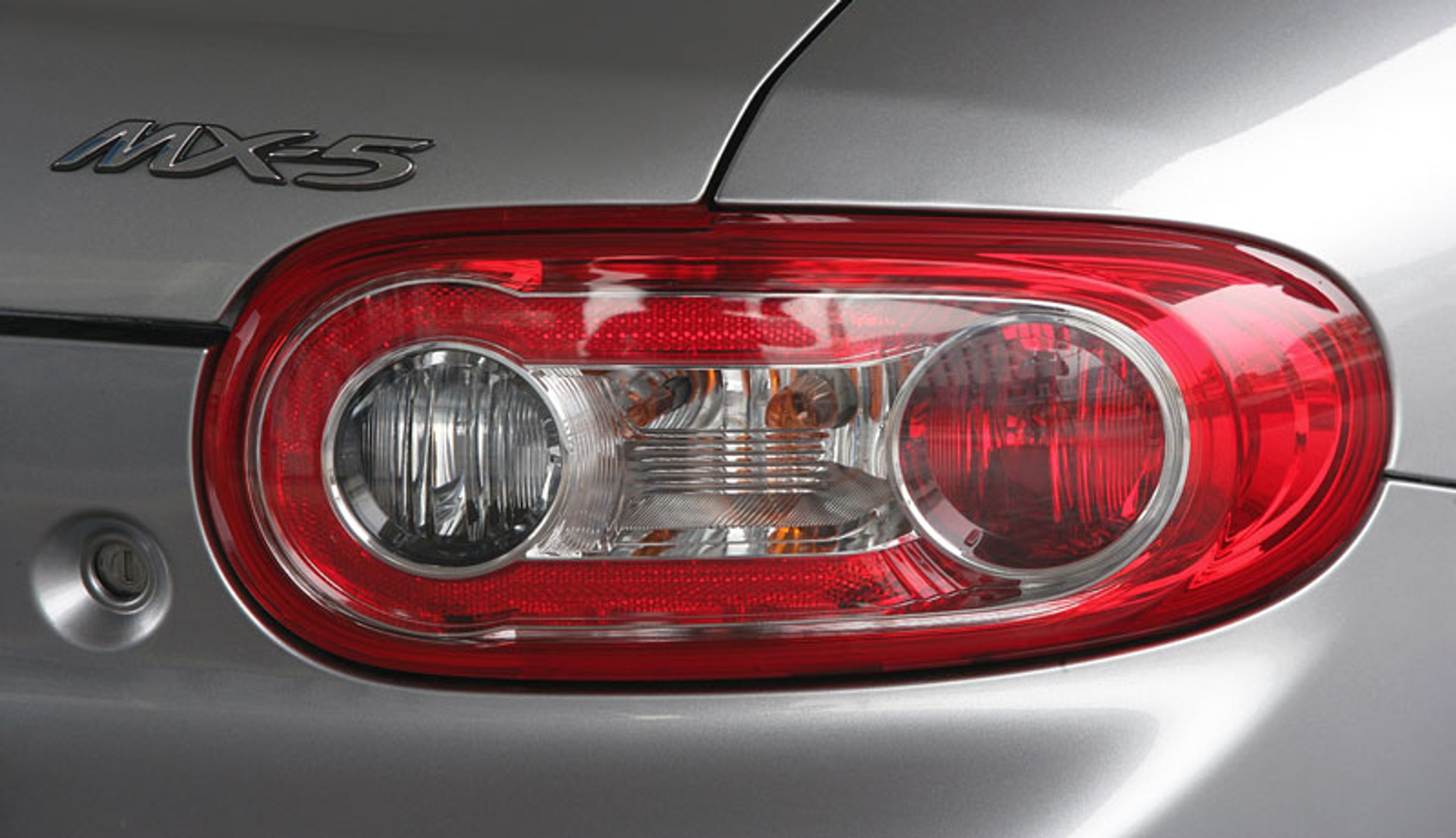 Mazda MX-5 Roadster Coupé: przyjemność przez 365 dni w roku