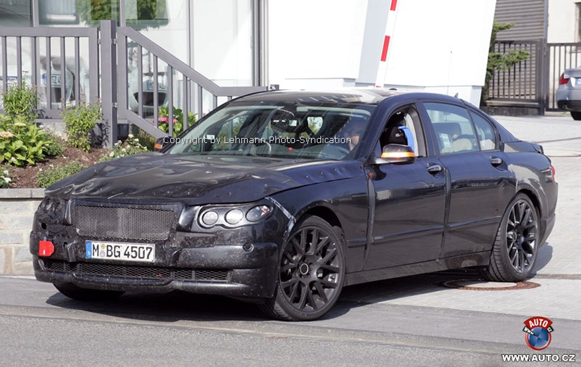 Zdjęcia szpiegowskie: Nowe BMW serii 7 będzie większe i bardziej sportowe