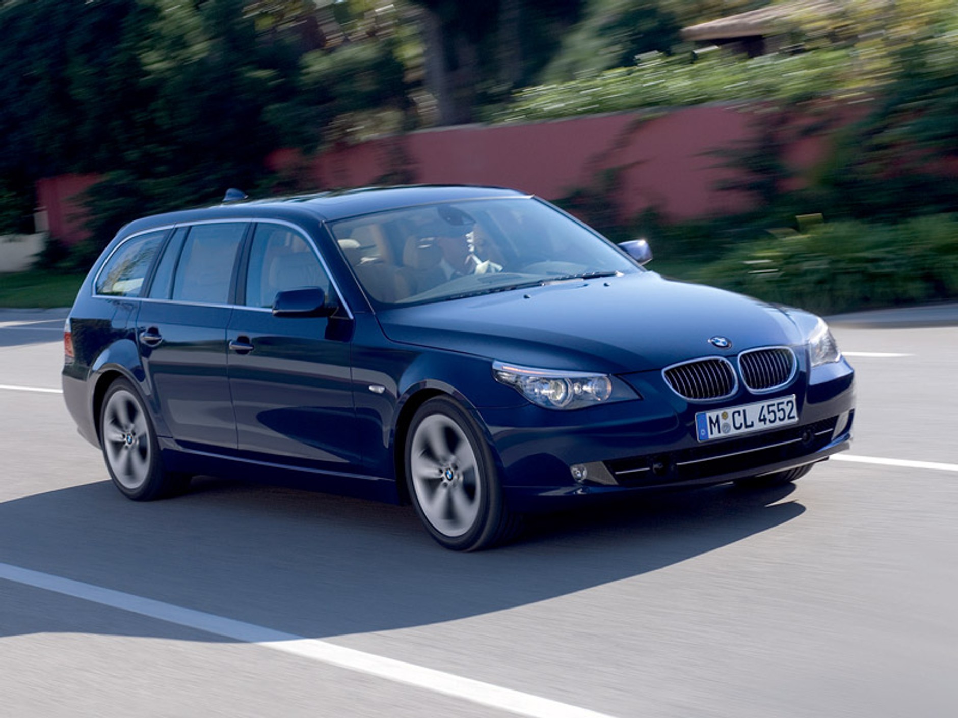 BMW: 5 mln pięciu generacji serii 5