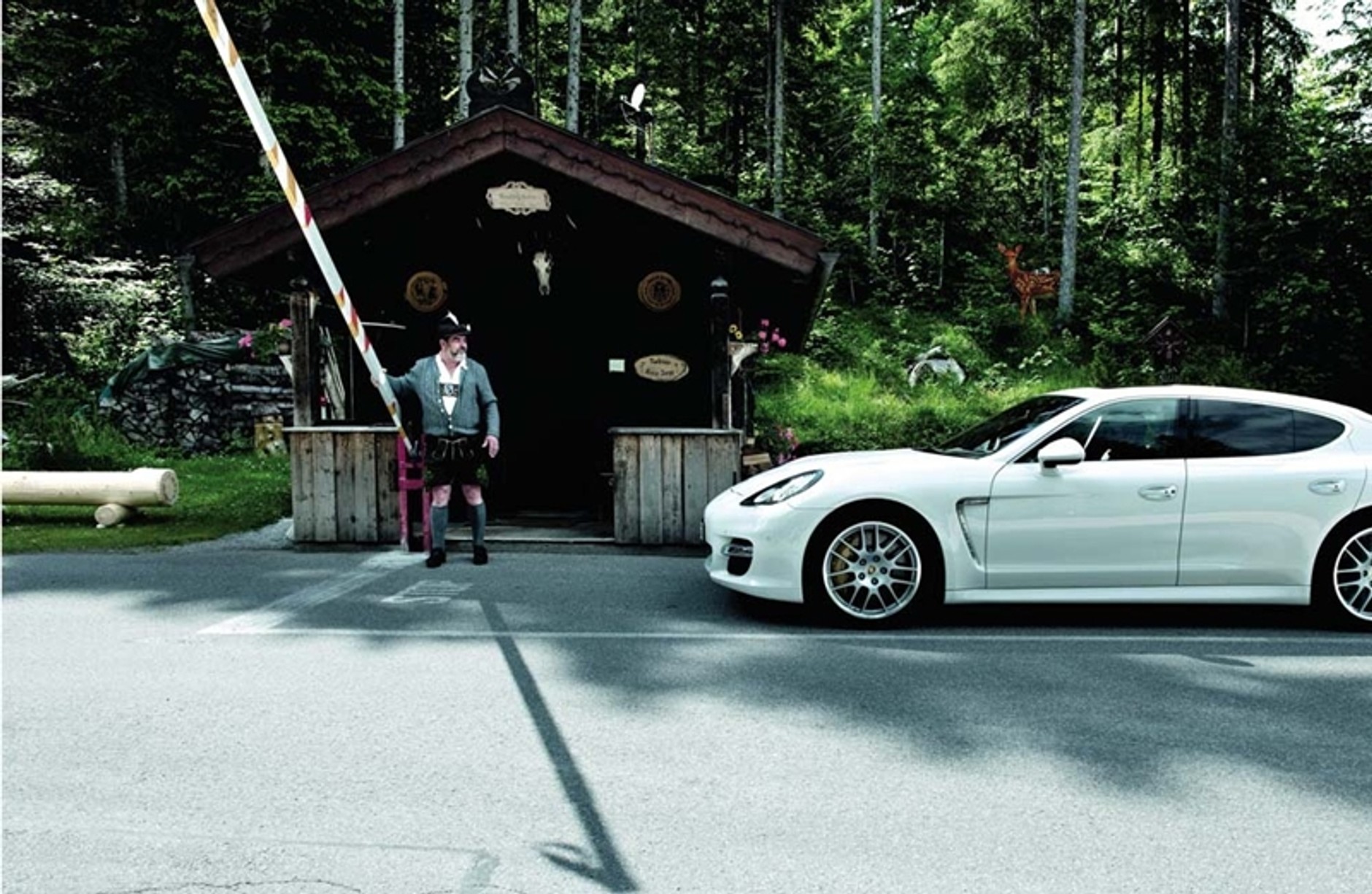 Piękne zdjęcia paskudnego Porsche