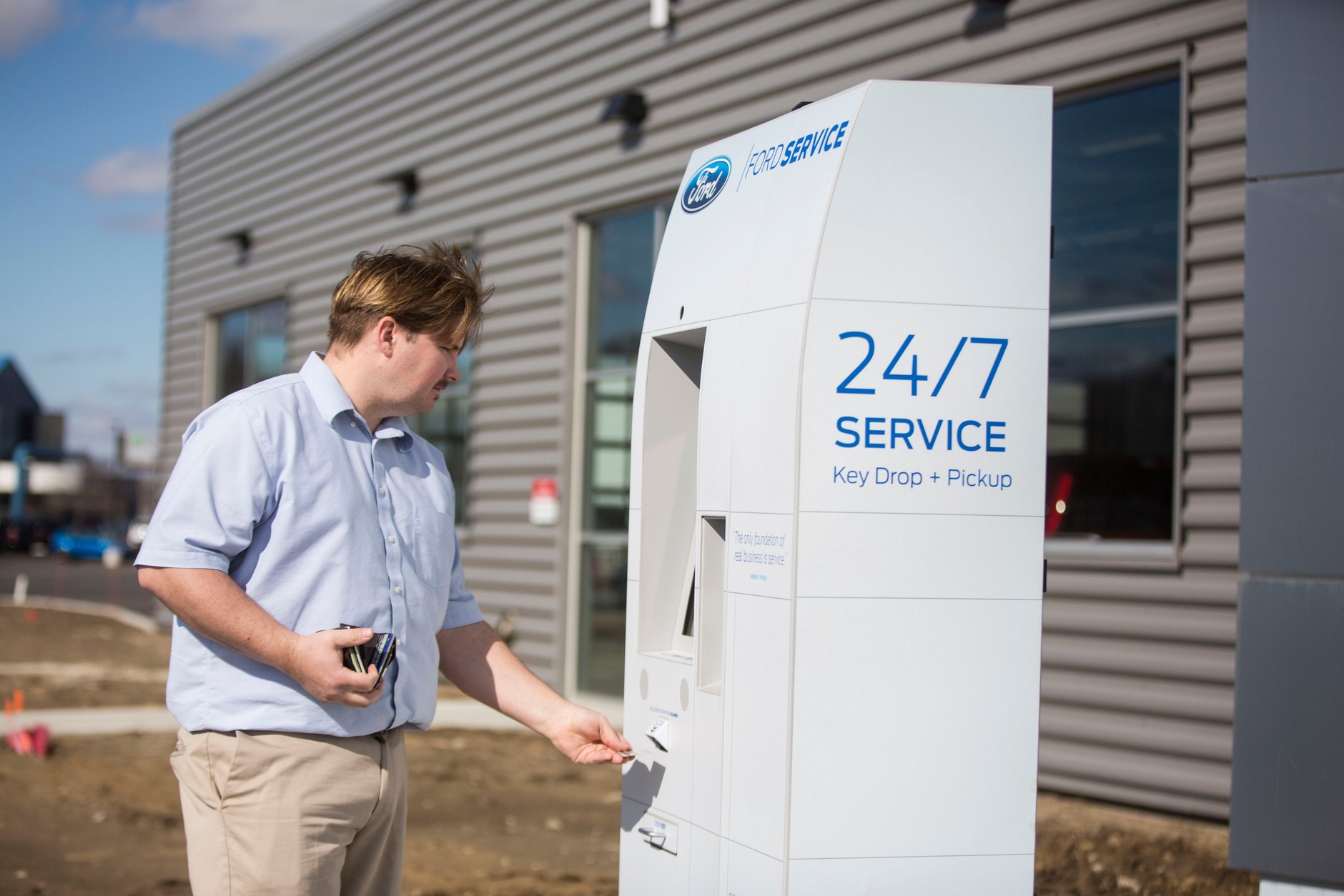 Pierwsze próby z kioskiem potrwają półtora miesiąca. Ford zaczął je Lafontaine w stanie Michigan.