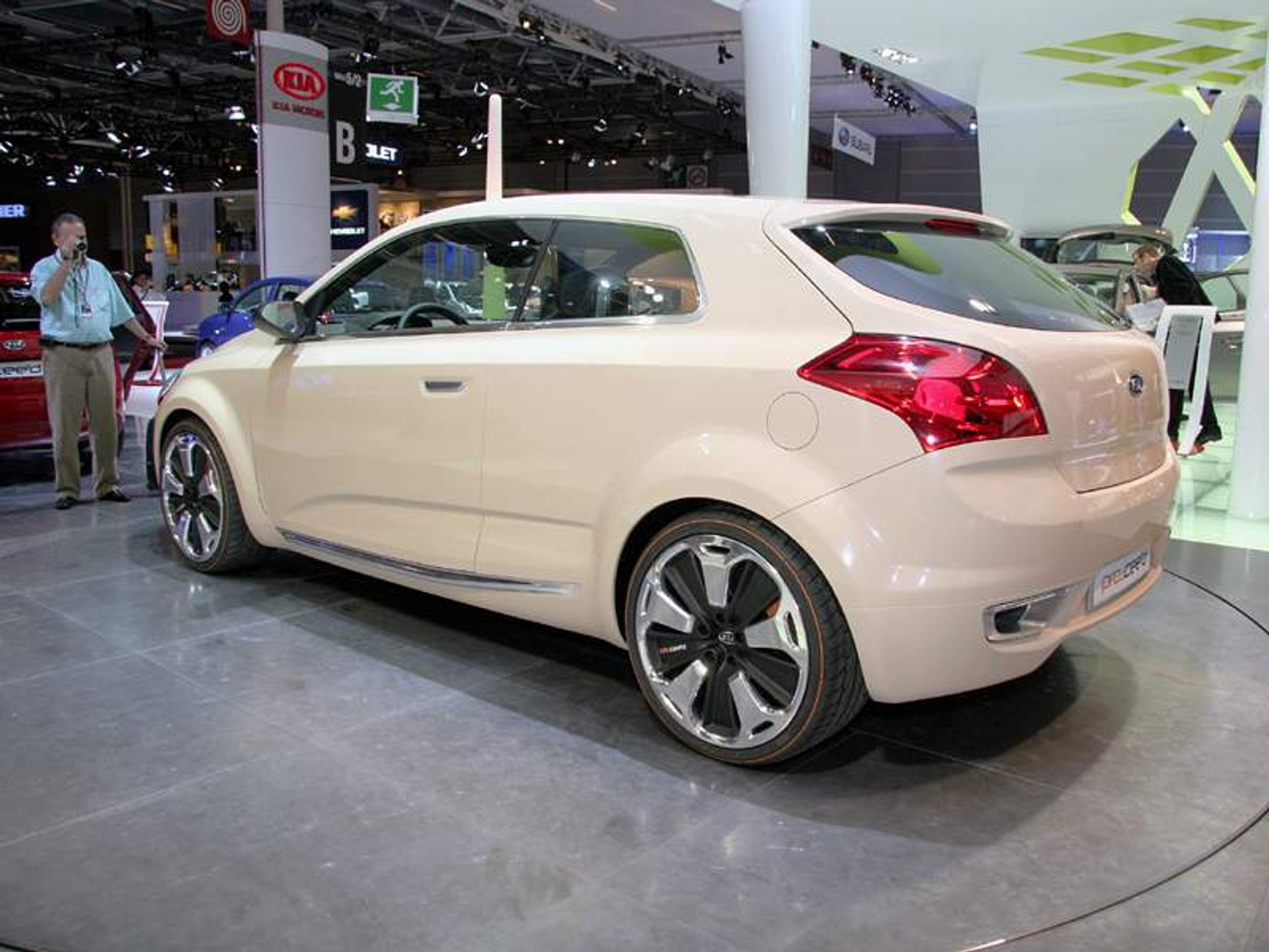 Paryż na żywo: fotogaleria z targów – Drugi dzień targów