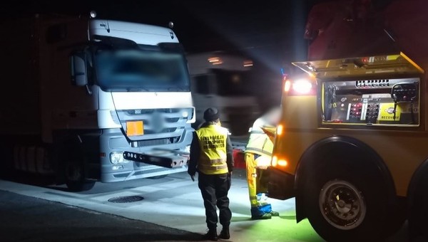 Białoruski kierowca wiózł niebezpieczny ładunek do Rosji. Miał ponad promil alkoholu 