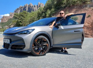 Sprawdziłem, jak jeździ nowa Cupra Tavascan. Szybka, ale mało sportowa