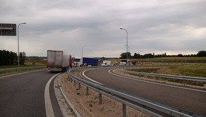 Litewski kierowca ciężarówki próbował wjechać pod prąd na ekspresówkę
