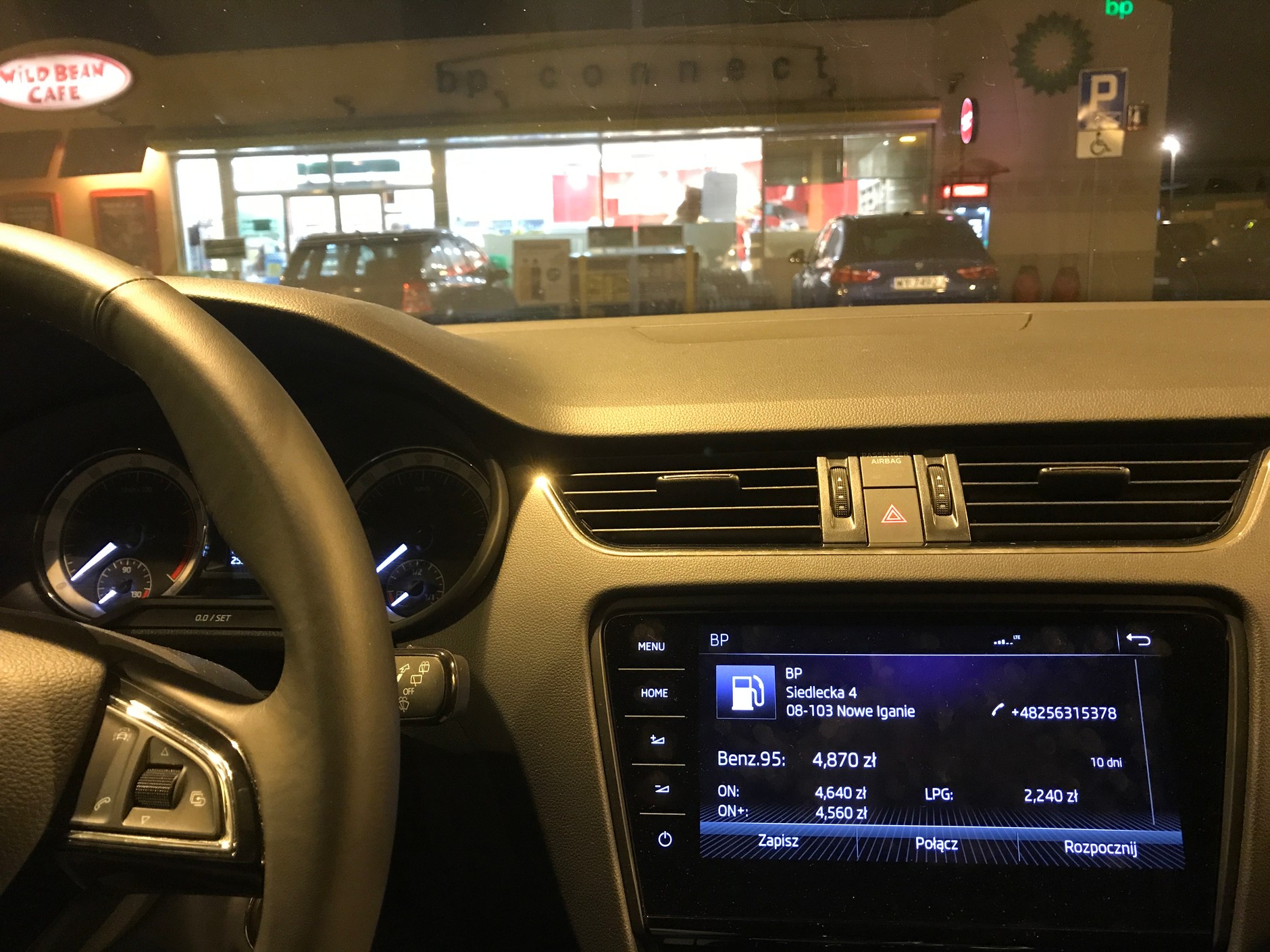 Dane o cenach na stacji BP także pochodziły sprzed 10 dni. Rzadko kiedy serwis bywa użyteczny przy tak rzadkiej aktualizacji. Skoda Octavia.