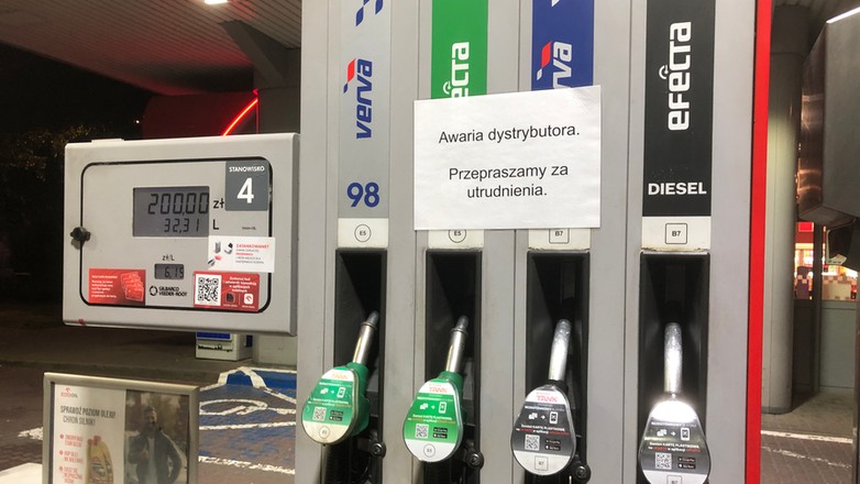 Awaria dystrybutora na stacji paliw