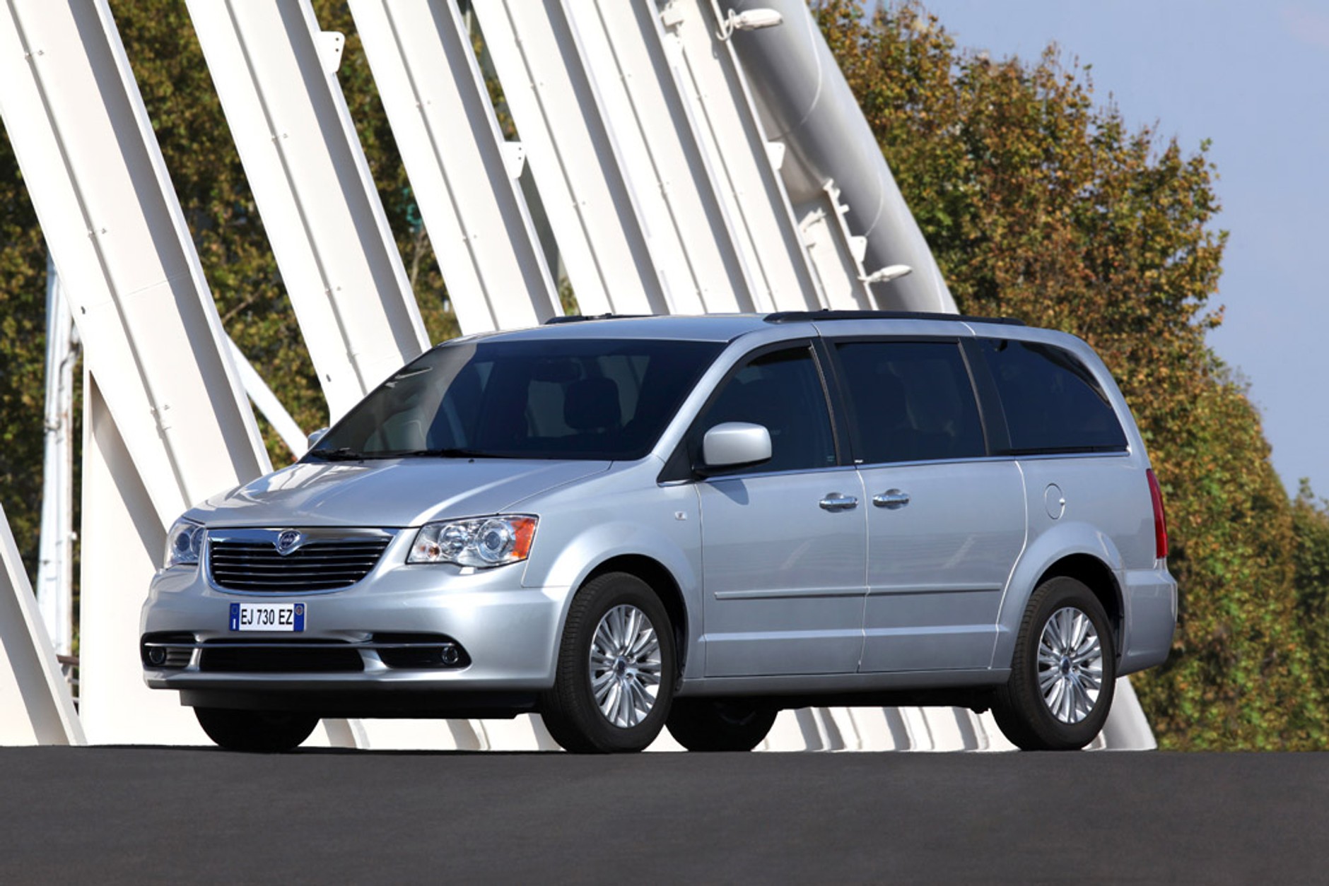 Lancia Voyager: to idelana limuzyna podróżna