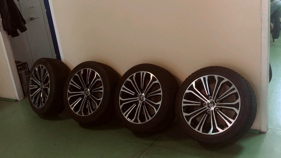 kradzione koła felgi Toyota
