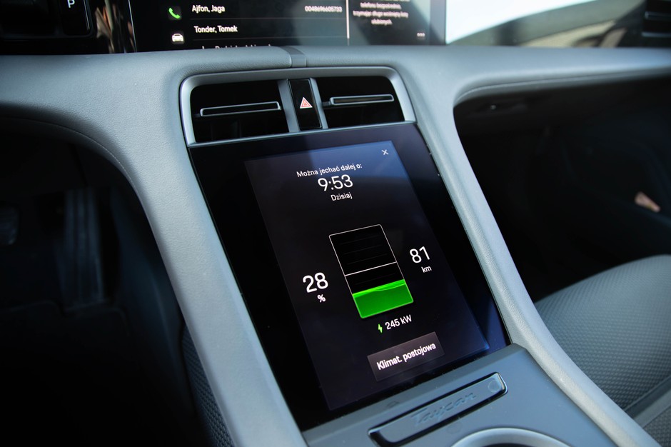 Porsche Taycan na wyprawie zimowej w Finlandii