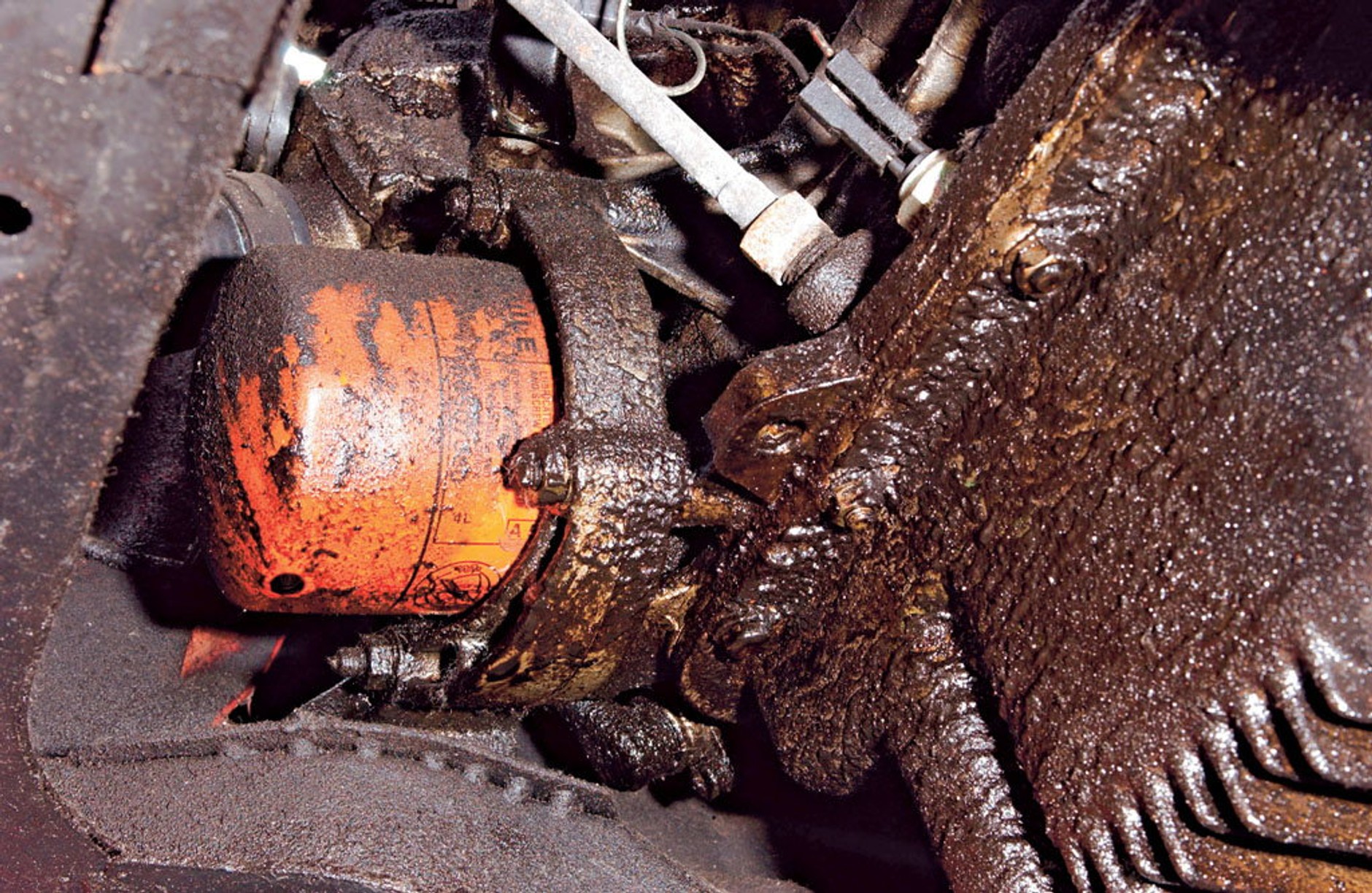 Wycieki oleju z silnika