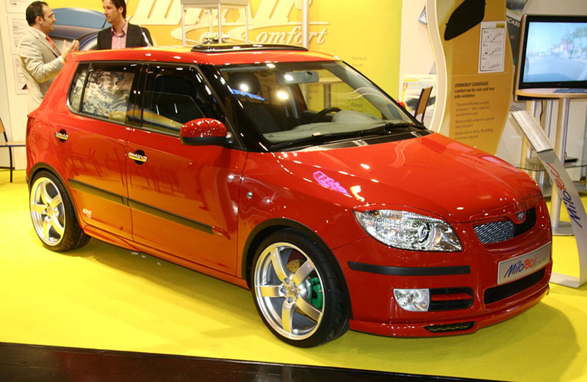 Essen Motor Show 2007 - Latające maszyny i piękne modelki (fotogaleria 2)