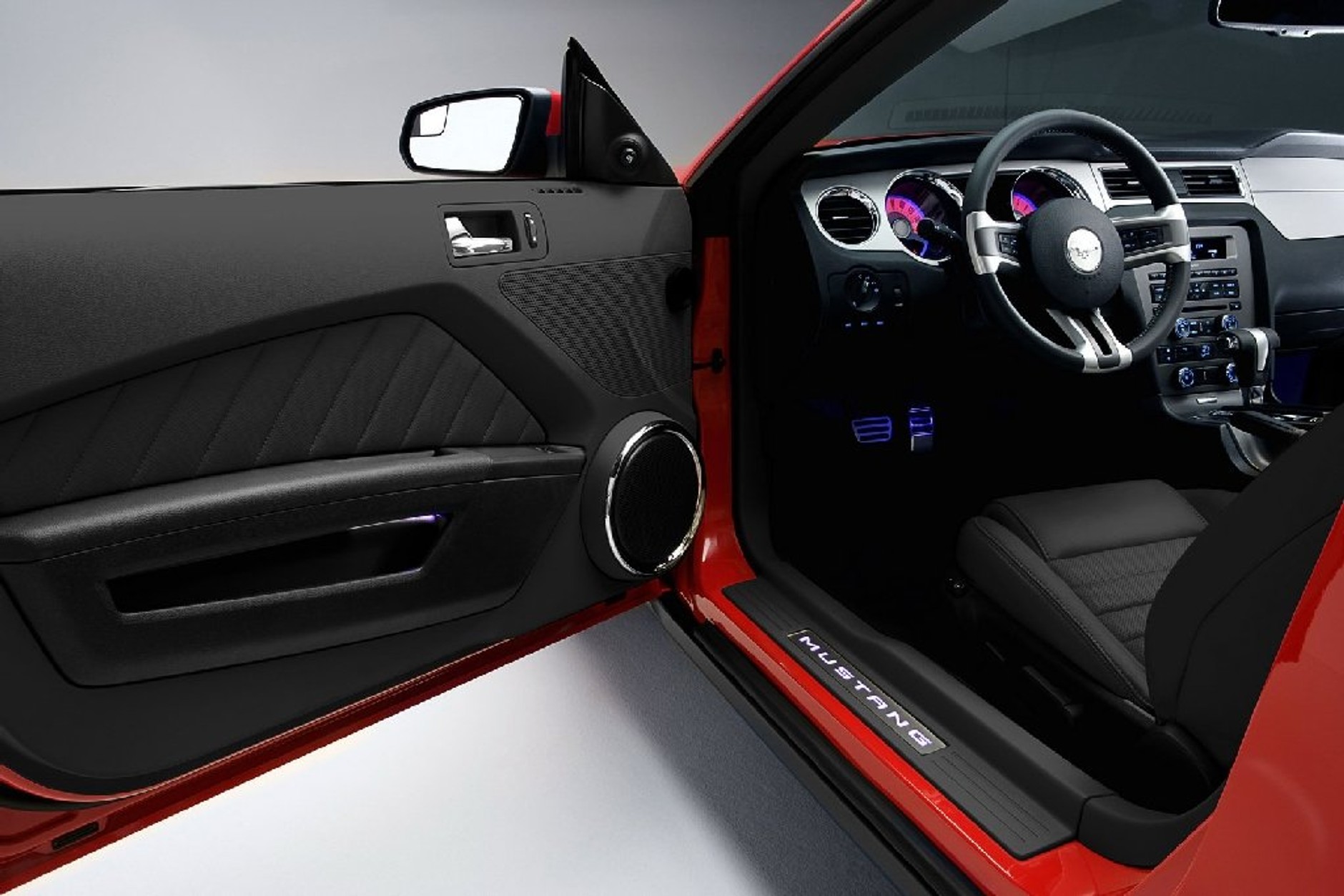 Ford Mustang GT - Oficjalne zdjęcia 400-konnego muscle cara