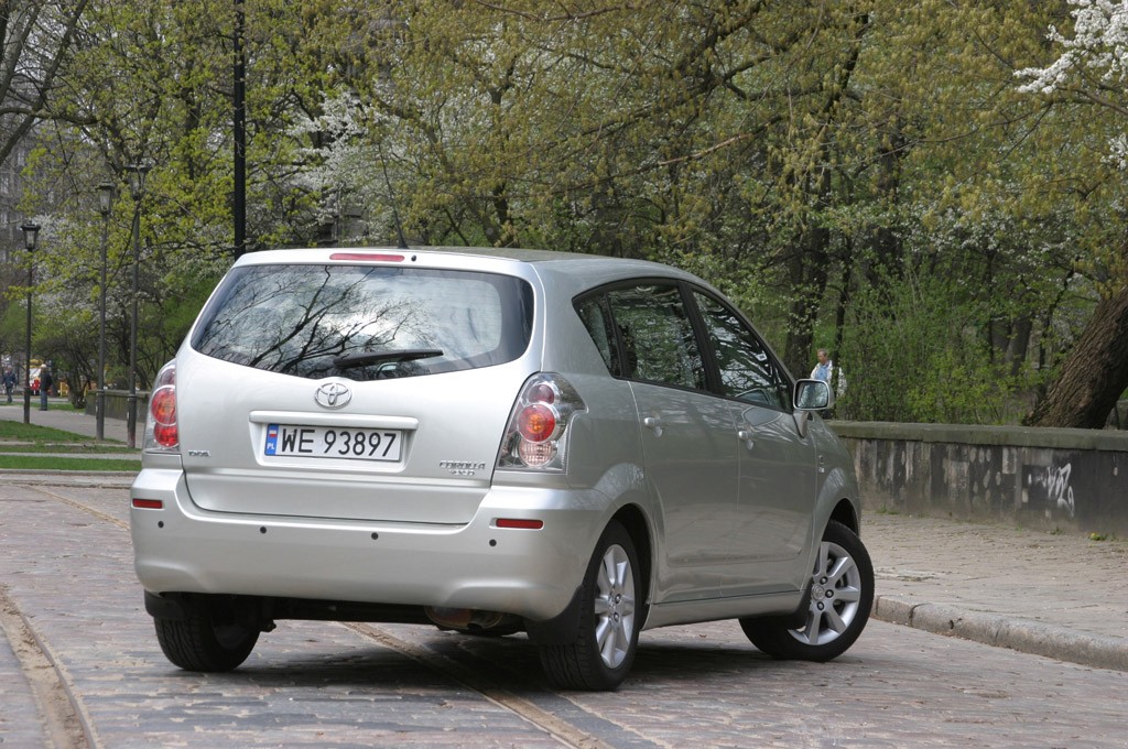 Ford Focus C-Max kontra Toyota Corolla Verso: vany idealne nie tylko w wakacje