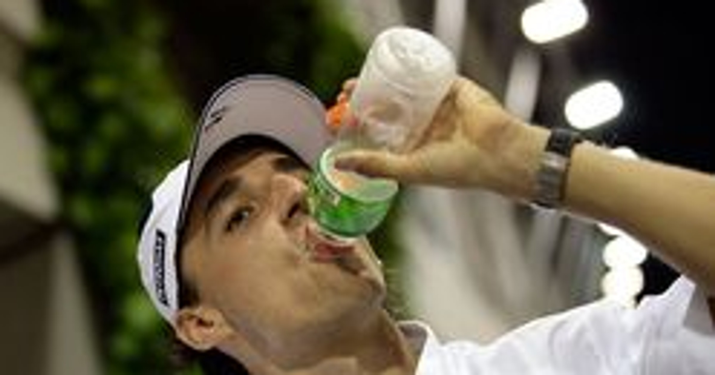 Grand Prix Japonii 2009: Kubica zatrzymany przez flagi i rozbite bolidy