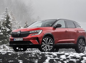 Renault Austral. Podpowiadamy, którą wersję następcy Kadjara warto wybrać. Poradnik kupującego