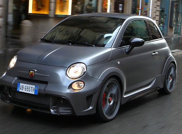 Abarth 695 biposto: „najmniejszy wśród supersamochodów”