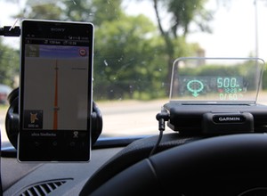 Garmin HUD: test projekcji na szybie