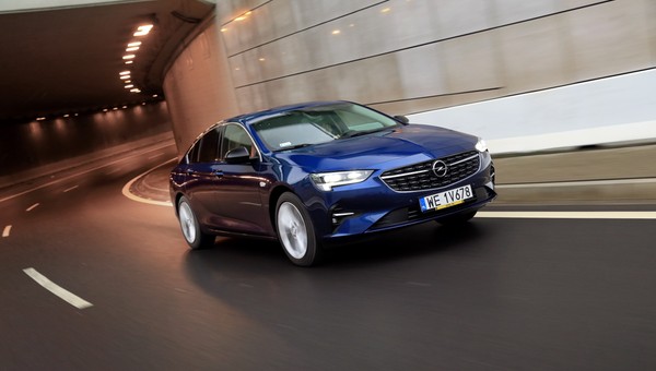 Opel Insignia – autostrada to jej żywioł