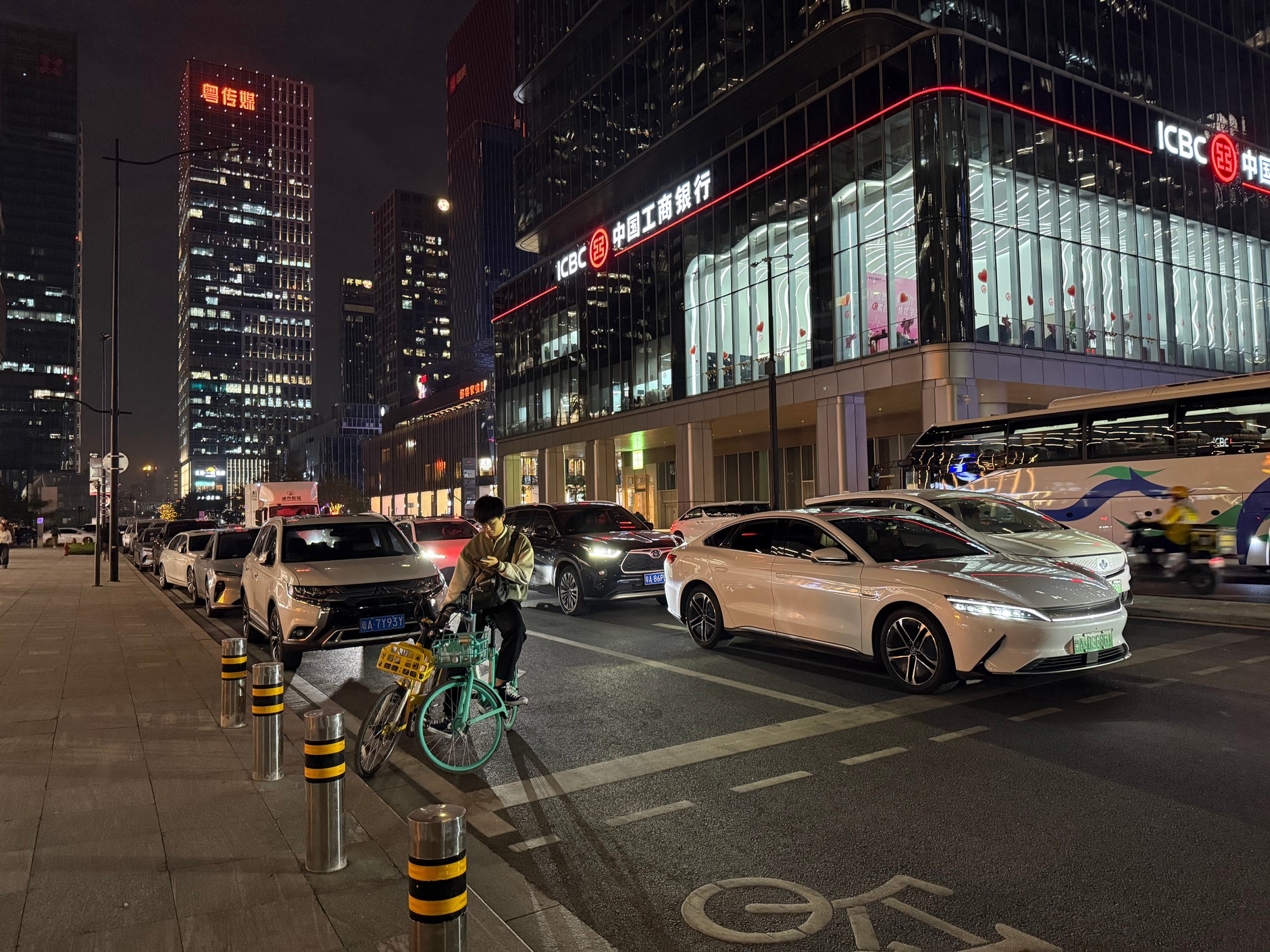 W Chinach działa dziś 169 marek samochodowych. Większość z nich to dla Europejczyków kompletna egzotyka