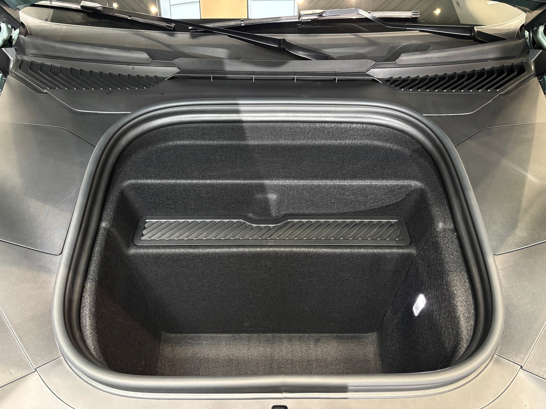 Premiera Cayenne Electric w Porsche Centrum Warszawa Wawer