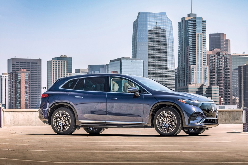Mercedes EQS SUV (2022)