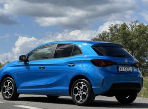 Auto chińskie, czy bardziej uznany odpowiednik? Sprawdzamy ceny i wynik wcale nie jest oczywisty