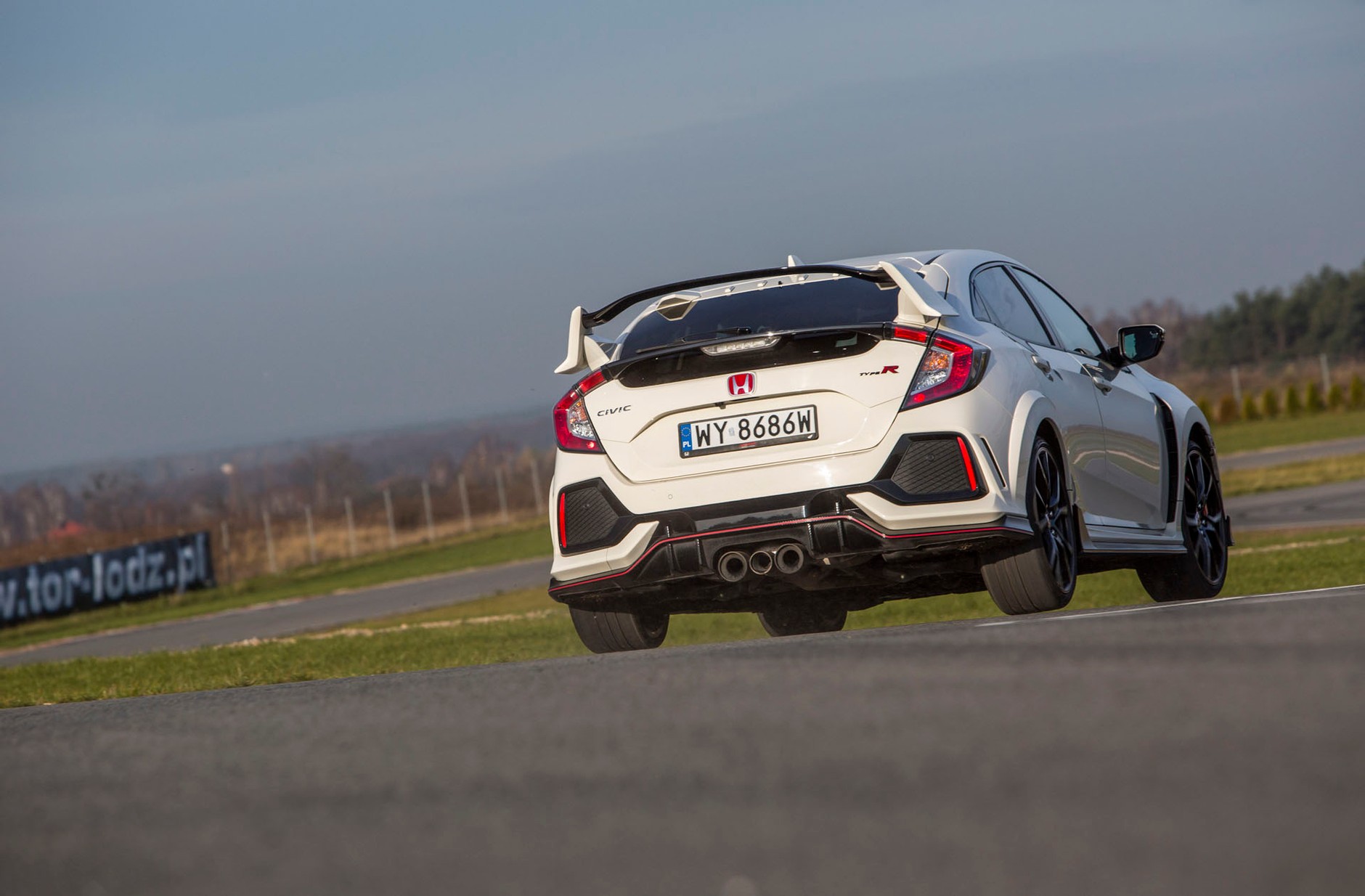 Honda Civic Type R - jest tak szybka, jak wygląda