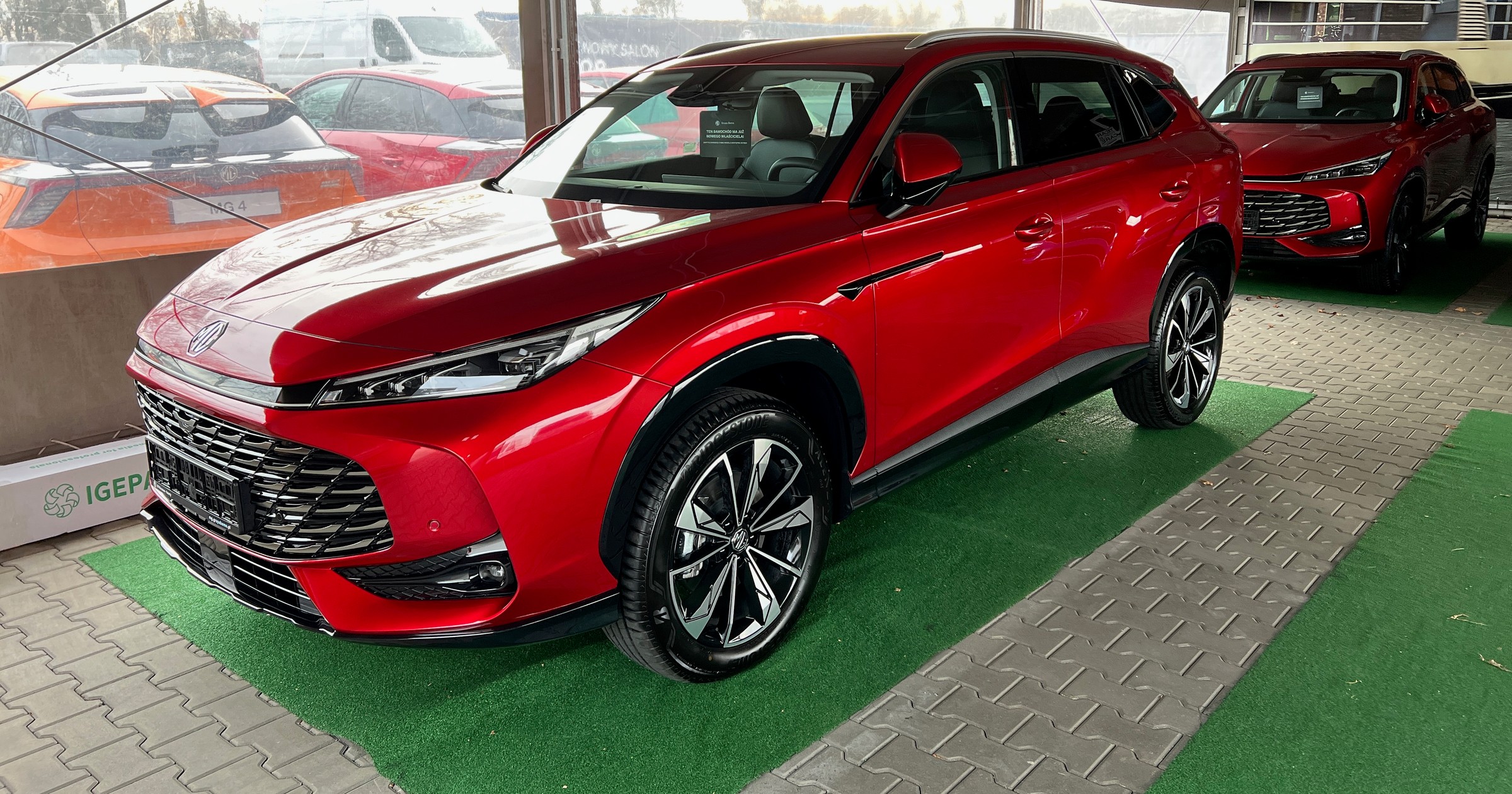 Salon MG w podwarszawskich Falentach