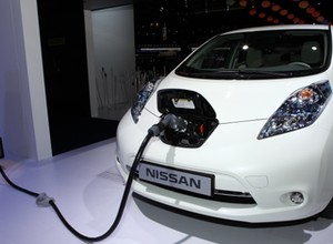 Myślał, że jego elektryk ma 8 lat gwarancji na baterię. Gdy doszło do usterki, serwis wyjaśnił, gdzie jest haczyk