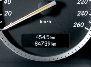 Informacje o kontroli i wymianie licznika samochodu w CEPiK