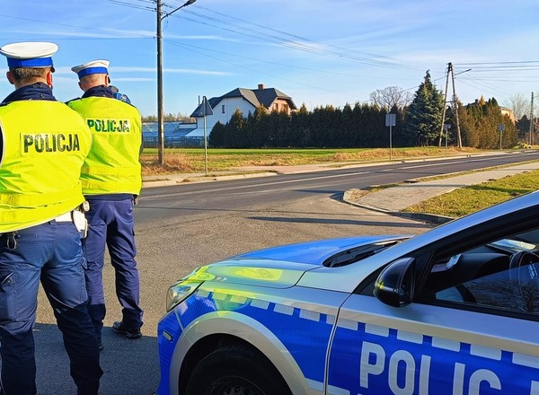Prawa i obowiązki kierowcy podczas kontroli drogowej. Policjant też swoje ma