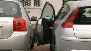 Kto zapłaci za szkodę na parkingu