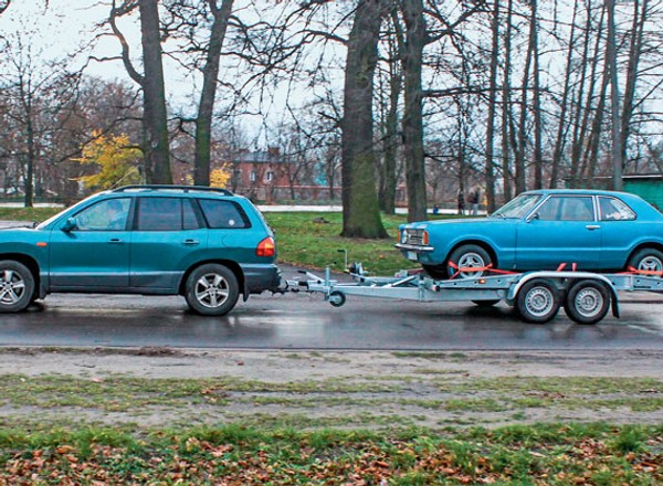 Jak zgodnie z przepisami holować lawetę?