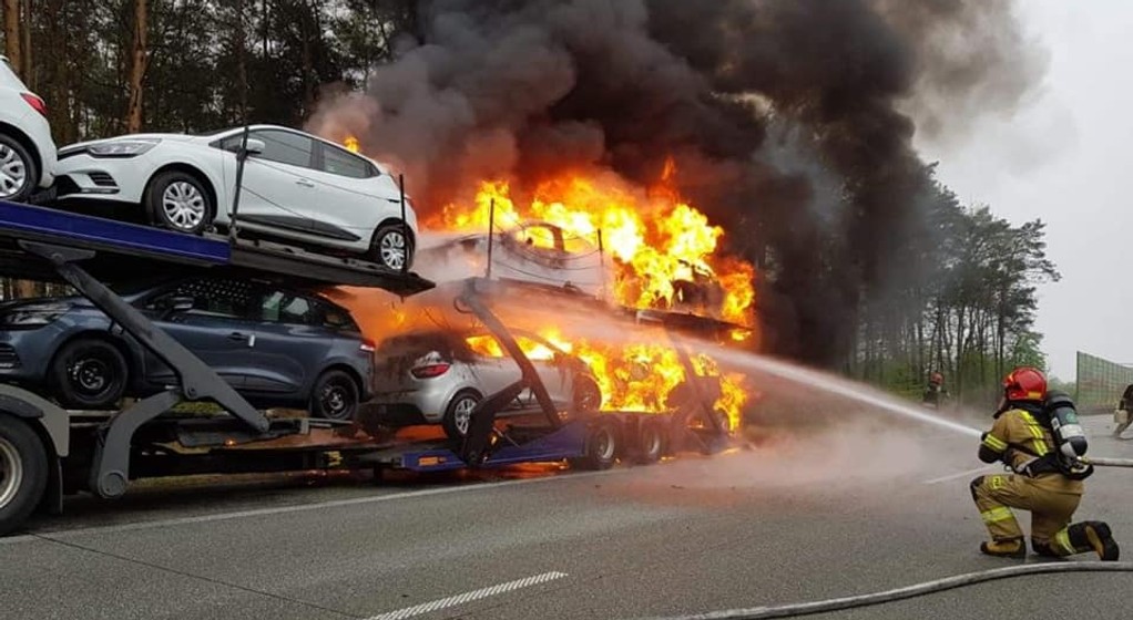 Pożar lawety z nowymi autami na S8