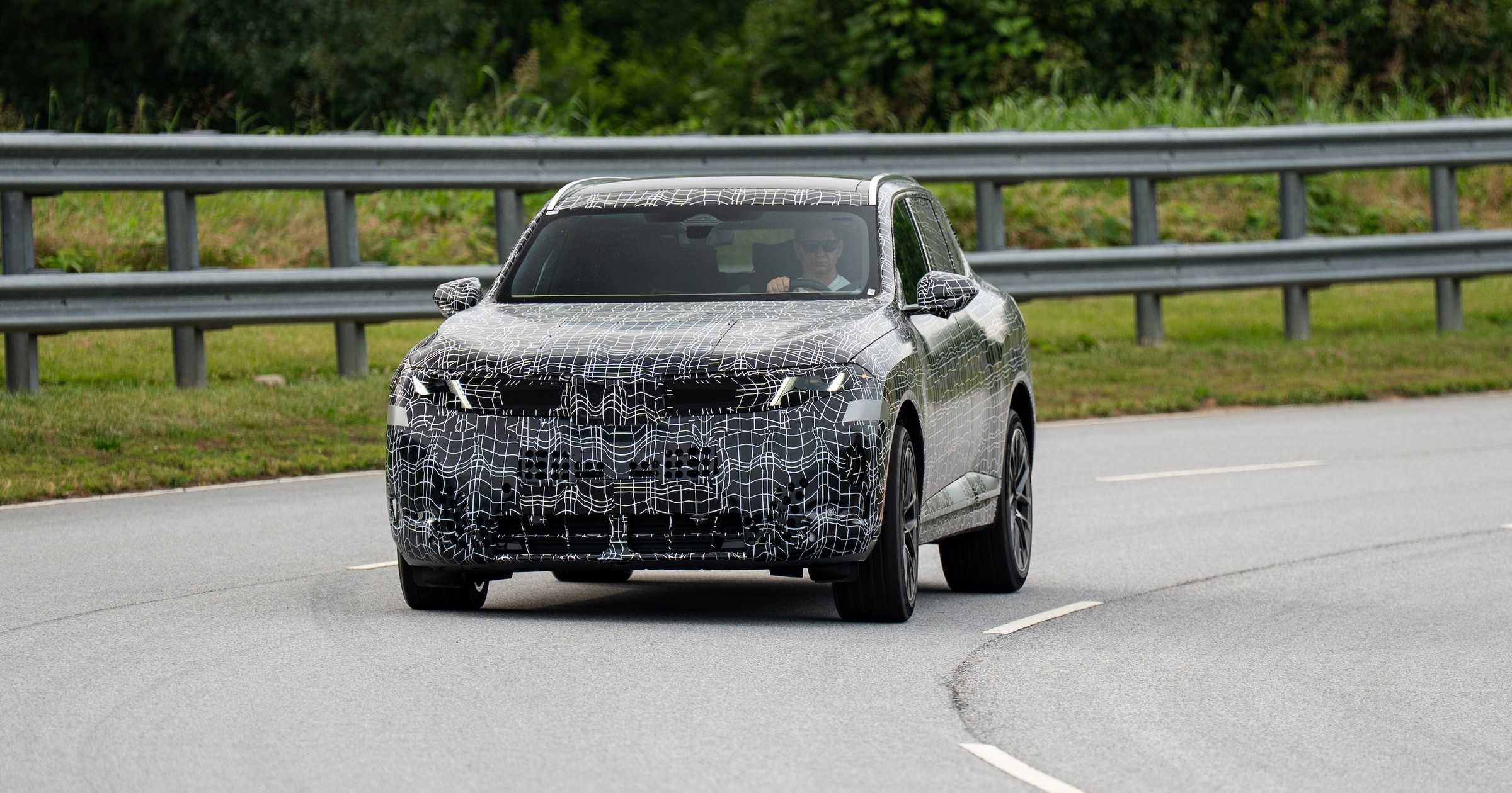 Nowe BMW X5 w specjalnym maskowaniu