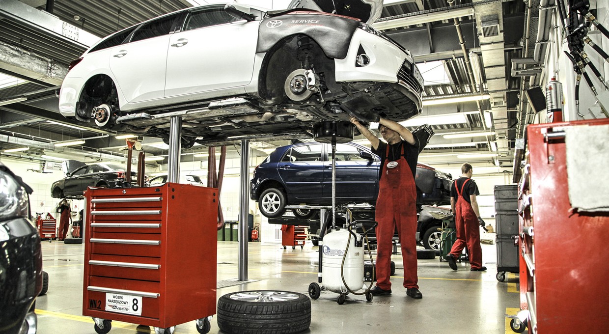 Uwaga: będzie drogo! Kosztowne naprawy to wina mechaników czy producentów?