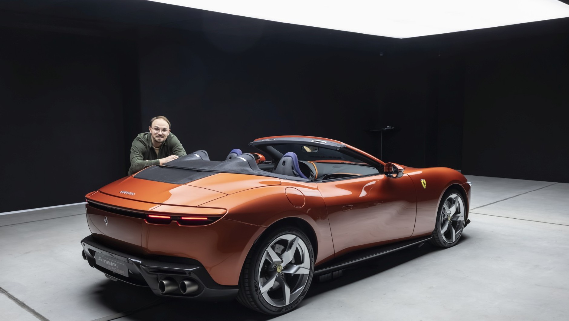 Inni kierowcy najczęściej będą oglądali Ferrari Amalfi Spider z tej perspektywy