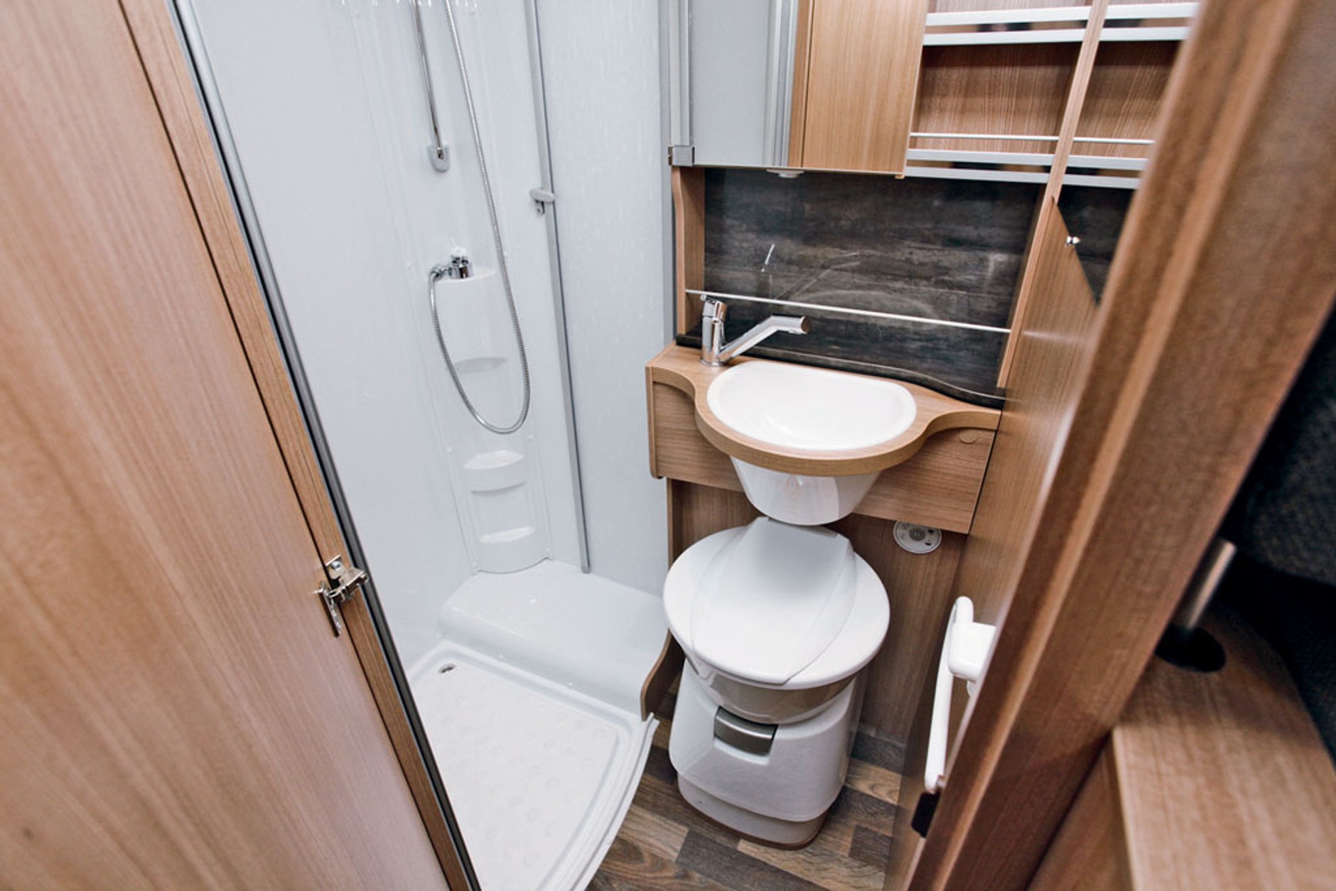 Knaus Sky Traveller 600 DKG - cena od 53 490 euro