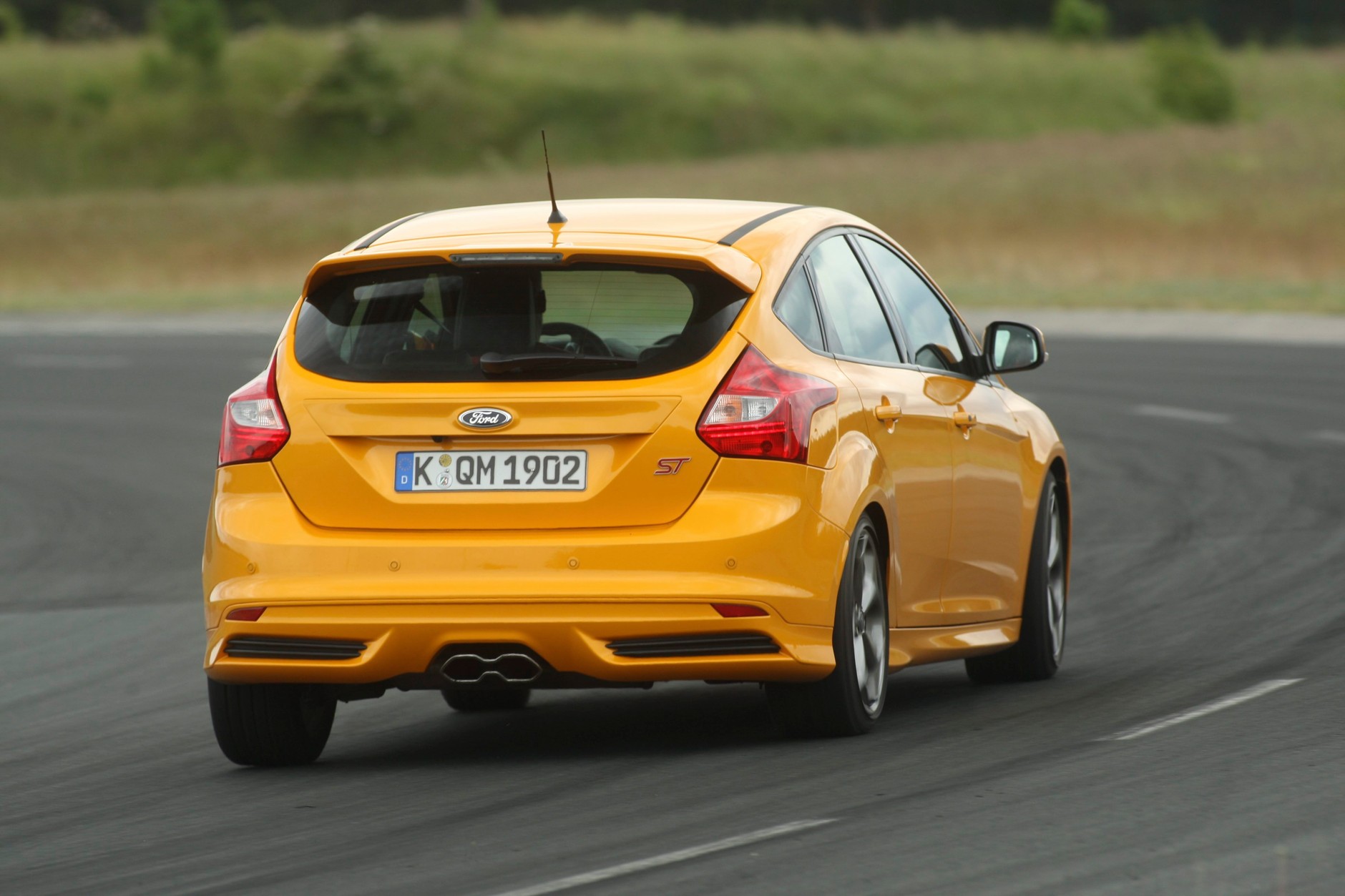 Porównanie: BMW 125i, Ford Focus ST, Mercedes A 250 Sport i VW Golf GTI
