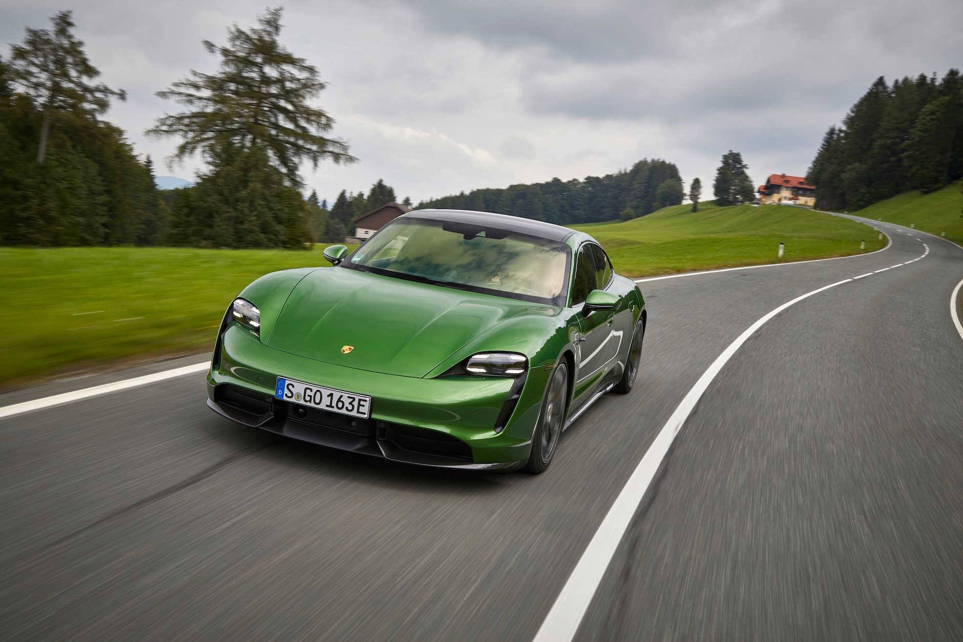 Porsche Taycan – jak jeździ pierwsze elektryczne Porsche?