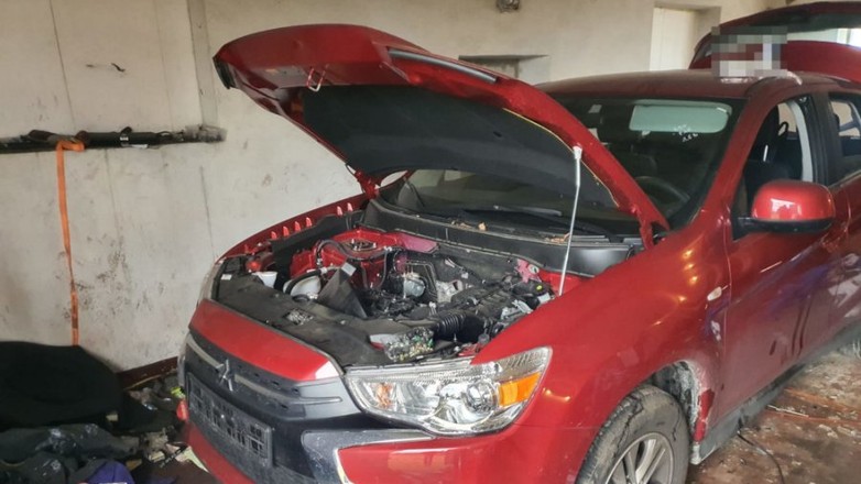 Policja zlikwidowała kolejną dziuplę z kradzionymi autami