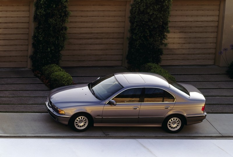 BMW serii 5 – sześć generacji, mnóstwo zdjęć