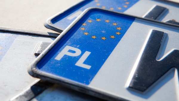 Producenci tablic proponują zmianę wzoru czcionki i nowe kolory