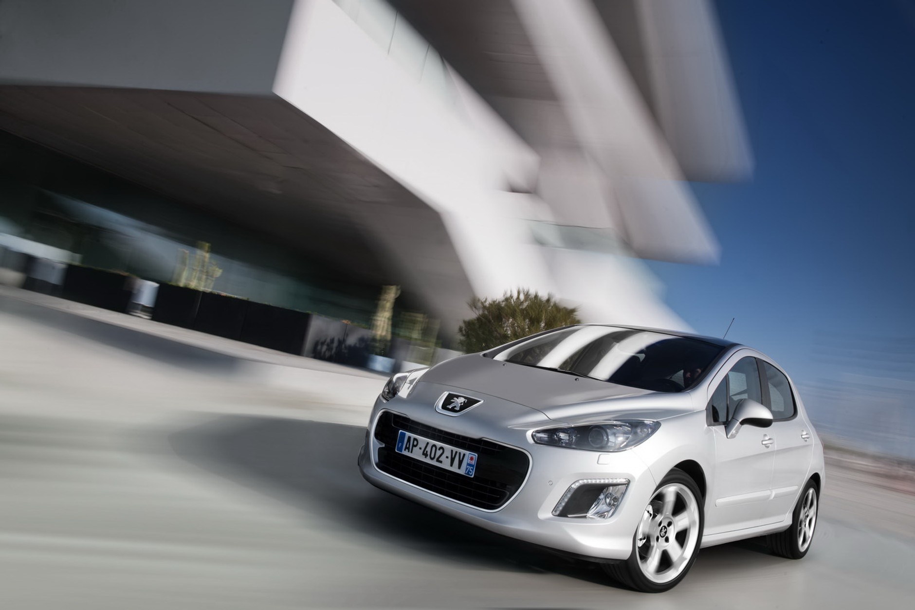 Odmłodzony Peugeot 308 od marca 2011 w sprzedaży