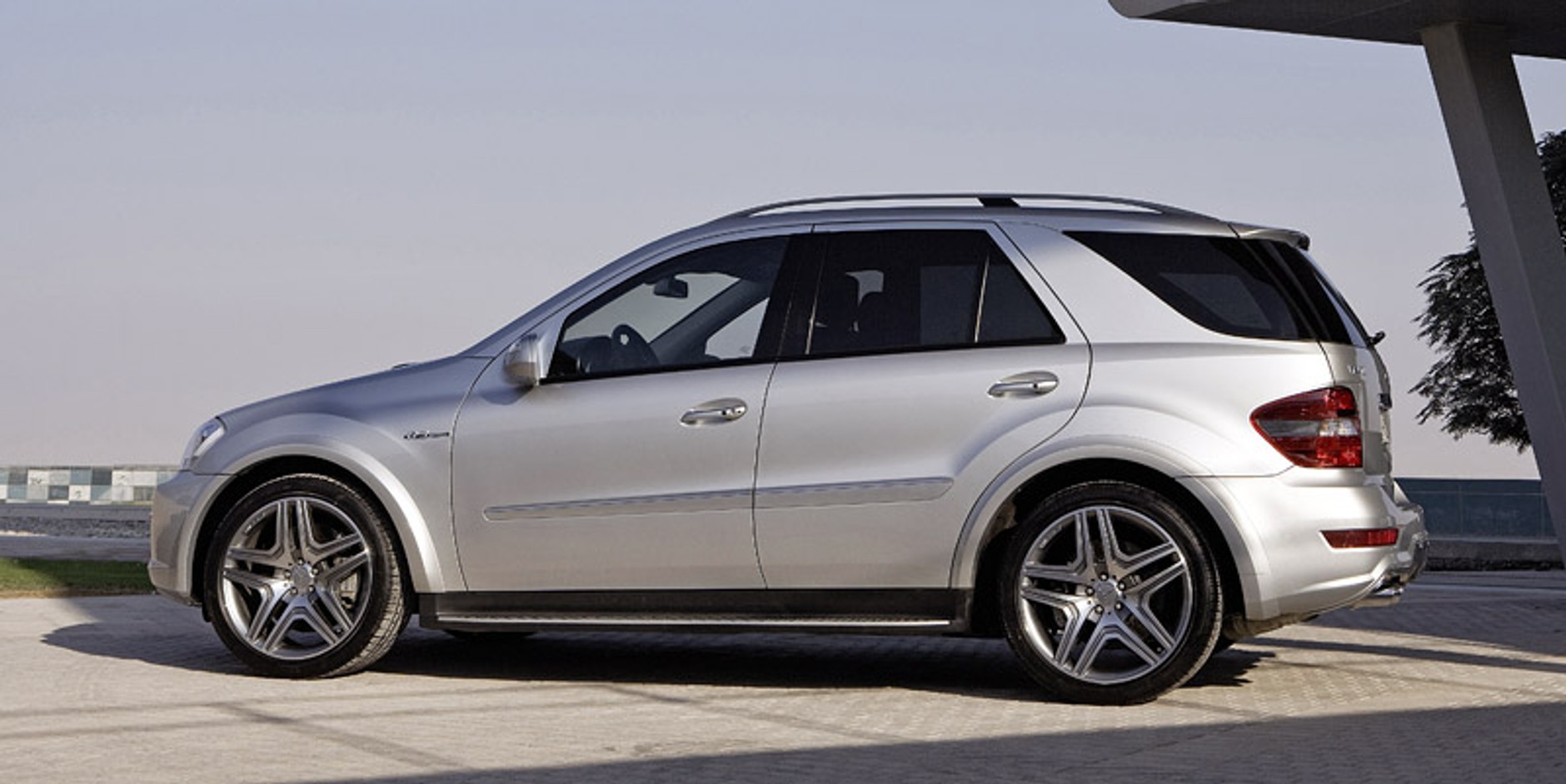 Mercedes-Benz M: facelifting stuttgarckiego SUV-a